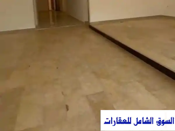 للإيجار بسلوى: دور أرضي فخم 750م² | مدخل خاص، حوش واسع،...