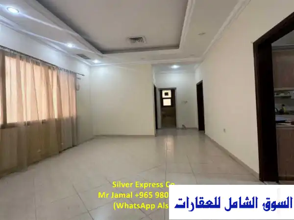 شقة طابق كامل فاخرة للإيجار بالمنقف - 3 غرف نوم...