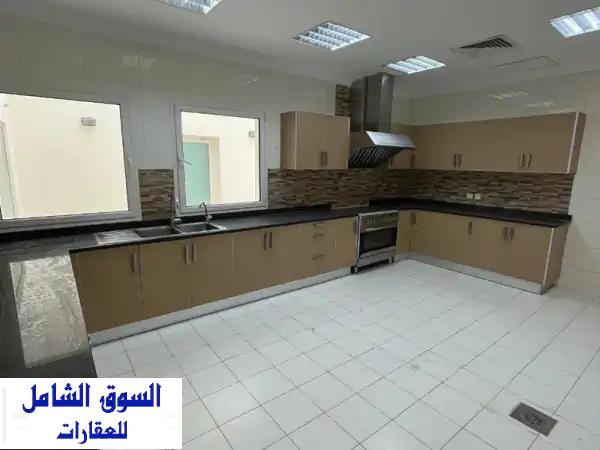 فيلا فاخرة للإيجار بالسلام، قطعة 6 | مسبح خاص، مصعد، 6 غرف نوم، إيجار شامل