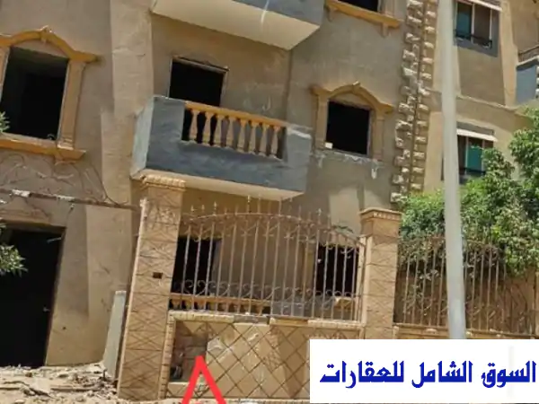 للبيع بحدائق أكتوبر: منزل فاخر 3 أدوار بحديقة 150م |...