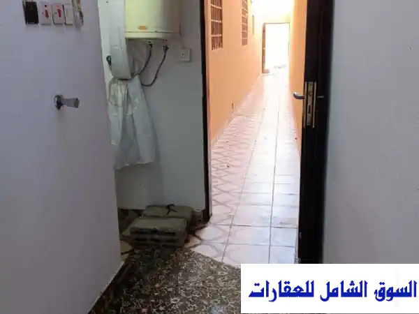 غرفة سائق فندقية بحمام خاص | إيجار شهري شامل - الرياض الرمال | مكيفة بالكامل!