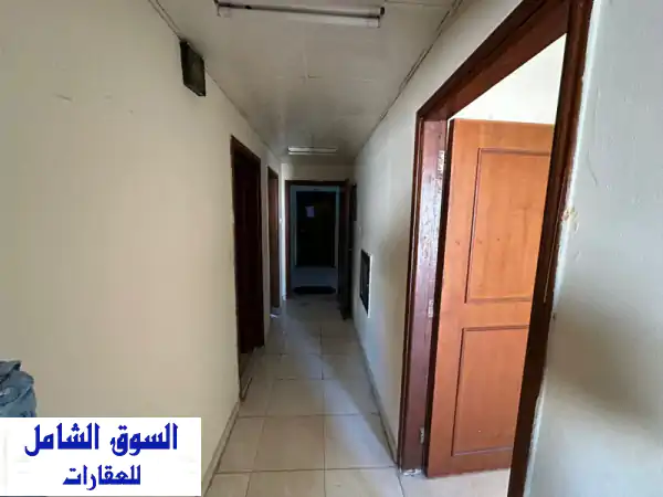 شقة غرفة وصالة فاخرة في النخيل بجوار سوق الذهب - 2800 درهم شامل!