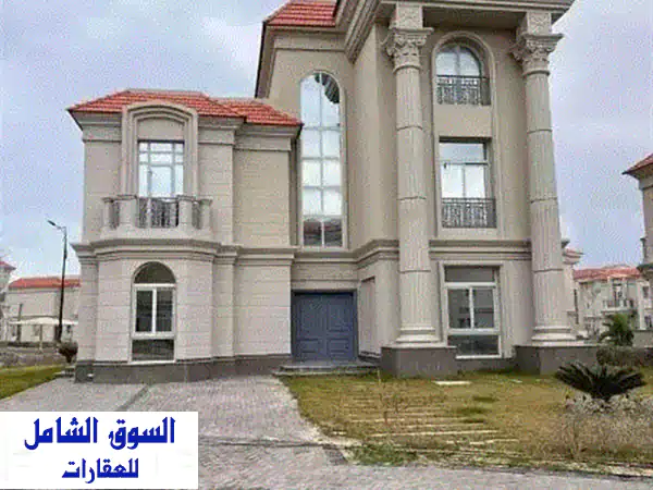 فيلا بحرية فاخرة جاهزة للسكن في كمبوند زاهية...