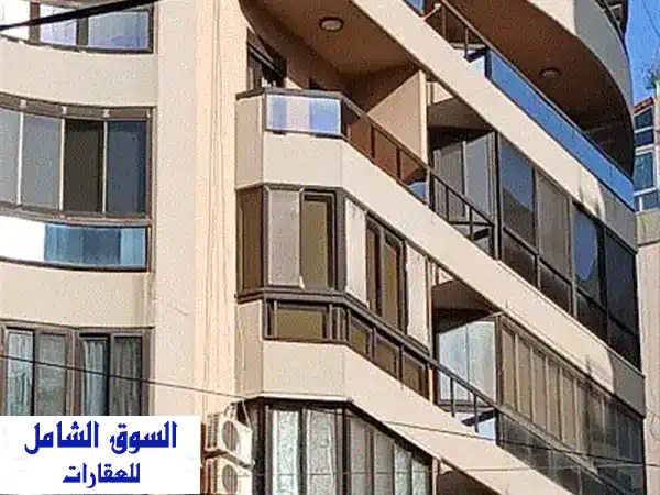 شقة مفروشة فاخرة للإيجار في قلب طرابلس - إطلالة خلابة!