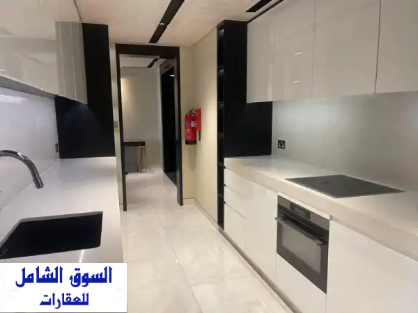 شقة فاخرة مفروشة للإيجار في اللؤلؤة - بورتو أريبيا | غرفتين ماستر + مسبح + جيم