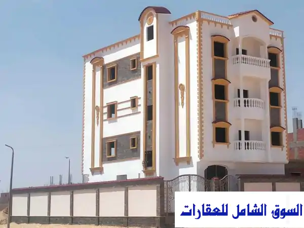 بيت فاخر للبيع في العاشر من رمضان - ناصية بحري على مسطح أخضر! 310م²