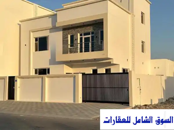 فيلا فاخرة للبيع في الخوض السابعة، مسقط - مساحة بناء...