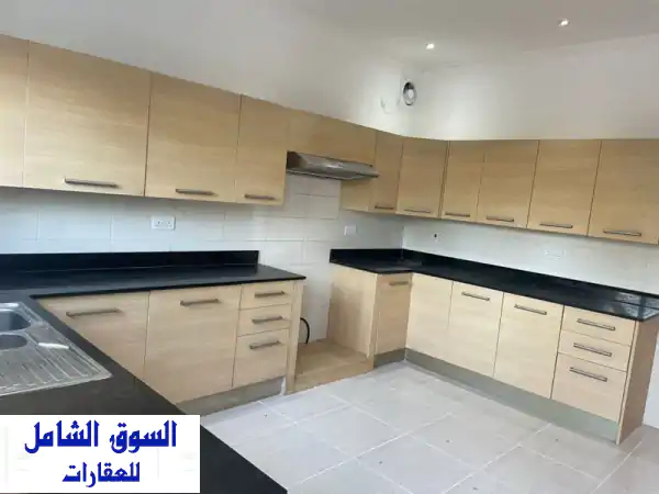فيلا فاخرة نصف مفروشة للإيجار في سار - فرصة...