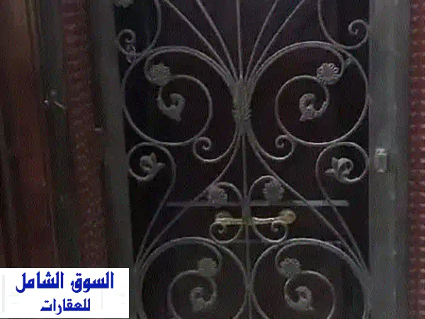شقة للبيع في الهرم بموقع متميز - مساحة 270م²! 5 غرف و...