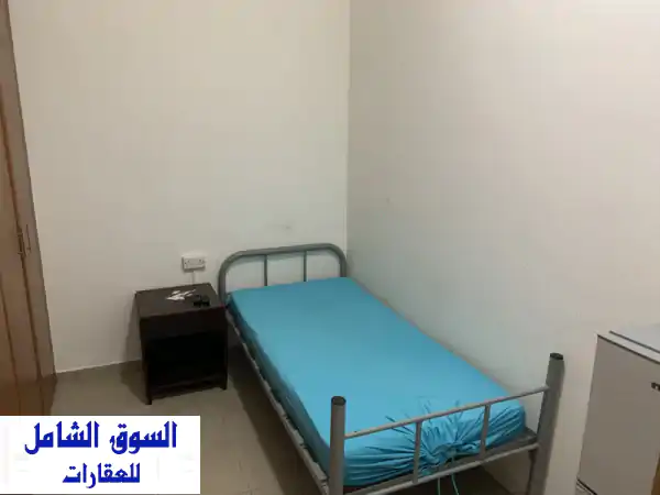 غرفة مفروشة لشخص واحد في شقة راقية بالكورنيش عجمان...