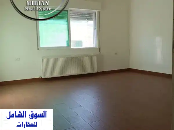 شقة فاخرة للبيع في ضاحية الرشيد - مساحة 170م²،...