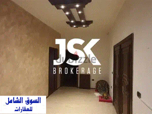 متجر ثلاثي الطوابق للبيع في الأشرفية - موقع مميز على الطريق الرئيسي!