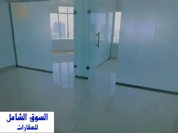 مكتب فاخر للإيجار في برج هورايزون - مساحة 1239 قدم مربع...