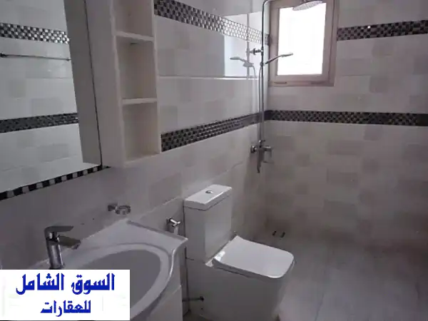 شقة فسيحة للإيجار في الحد - 3 غرف، 3 حمامات، مواقف سيارات، ومكيفات! (280 دينار)