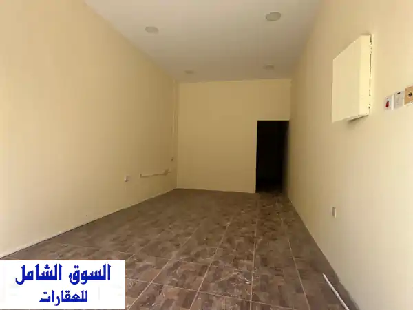 محلات تجارية للإيجار في الرفاع الشرقي - موقع مميز بسعر رائع!