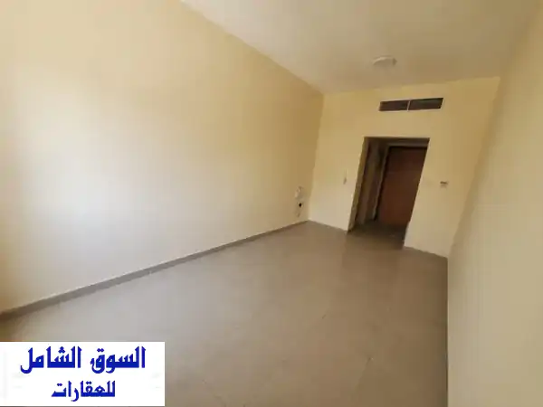 استوديو فاخر للإيجار السنوي في كورنيش عجمان - 18,000...