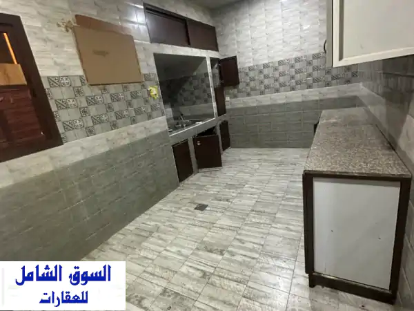 شقة فسيحة للإيجار في الرفاع الغربي - قرب مدرسة...