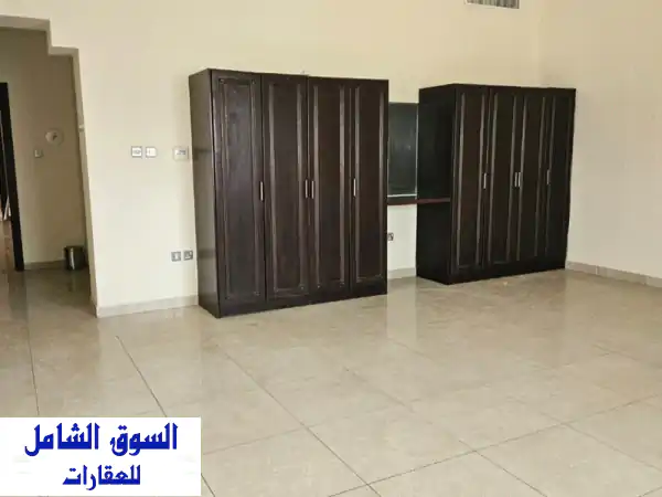 فيلا فاخرة للإيجار في ربدان - 5 غرف نوم ماستر +...