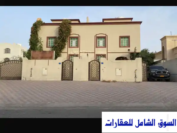 فيلا فاخرة للبيع في قلب الموالح الجنوبية - السيب،...