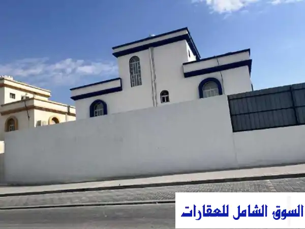 فيلا فاخرة للبيع في الخريطيات - أم صلال - مساحة 690م²...