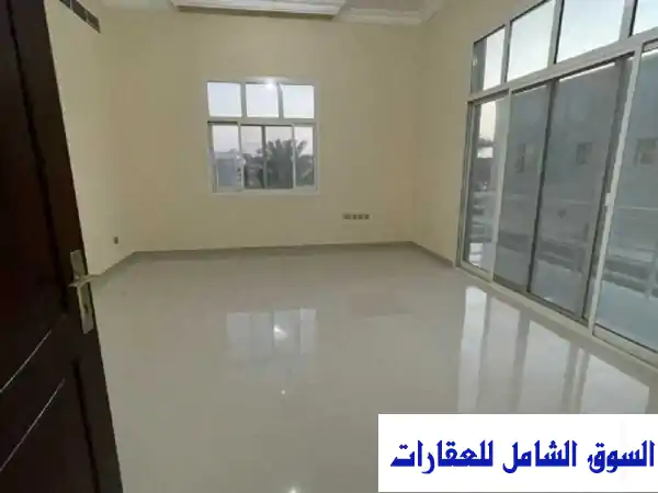 فيلا مستقلة فاخرة للإيجار السنوي في فلج هزاع، العين...