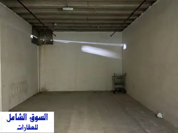 فرصة ذهبية! محل تجاري 3 أدوار مع سماح شهر كامل في الشويخ الصناعية -  300م² ومواقف سيارات!