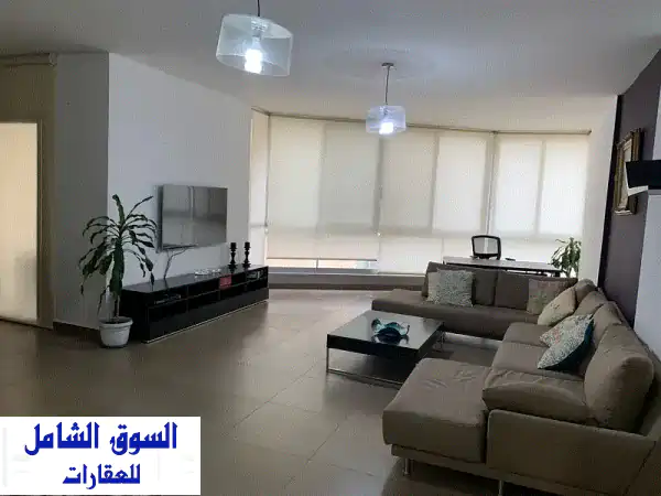 شقة فاخرة للإيجار في الأشرفية - مساحة واسعة وأثاث فاخر