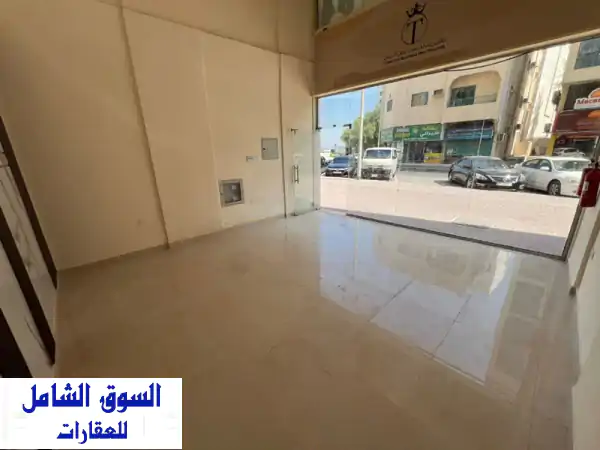 محل تجاري فاخر للإيجار السنوي على كورنيش عجمان |...