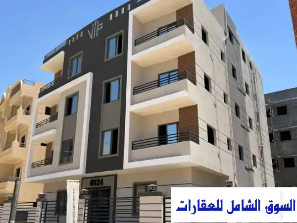 شقق فاخرة 150م² نصف تشطيب بالتجمع الثالث -...
