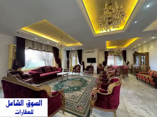 فيلا فاخرة للبيع أو للإيجار في بحمدون - إطلالة...
