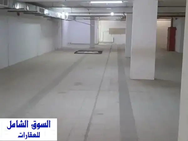 سِرّ نجاح مطعمك: سرداب غذائي فاخر للإيجار في الشويخ (900م²، مكيف بالكامل، نزلة سيارة)