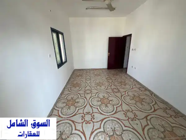 شقة عائلية واسعة في نخيل 2 عجمان | ثاني صف من الكورنيش...