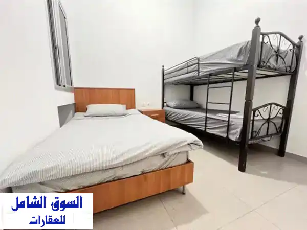 شقة دوبلكس مفروشة للبيع في حلة جبيل - موقع مميز على البحر!