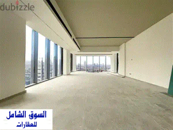 محل تجاري فاخر ١٢٠ متر² للإيجار في أنطلياس - موقع مميز على الطريق العام!