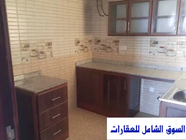 شقة فاخرة للإيجار في الوكرة - غرفتين وصالة، قريبة من الشارع التجاري!