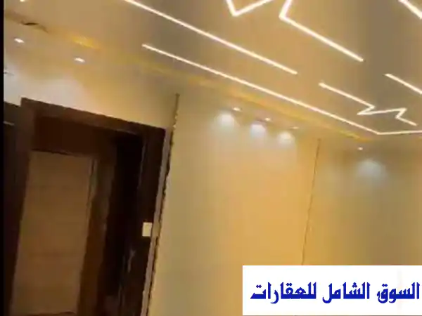 مكتب إداري فاخر للبيع - 90 متر - موقع متميز...