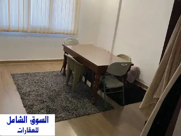 غرفة في شقة فسيحة بمنطقة حولي -  لشاب جامعي نظيف...