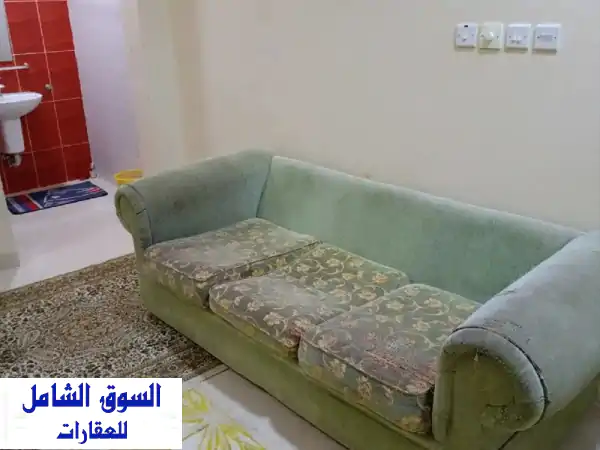 غرفة مفروشة للإيجار في الخوض السادسة - رجال فقط - شامل المرافق!