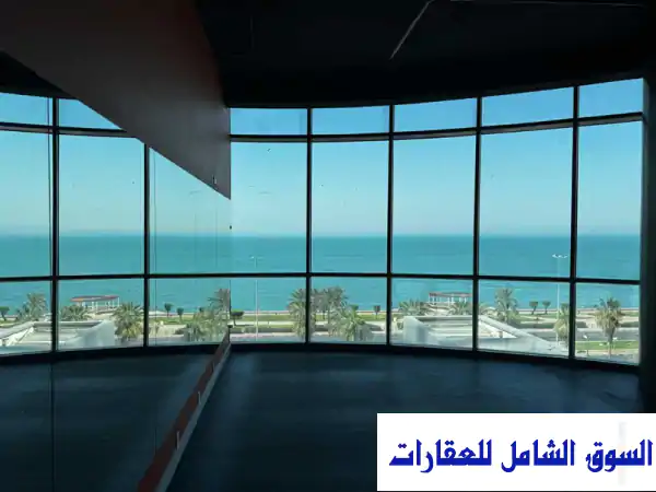 مكتب فاخر 251 متر² بإطلالة بحرية خلابة في السالمية - حولي