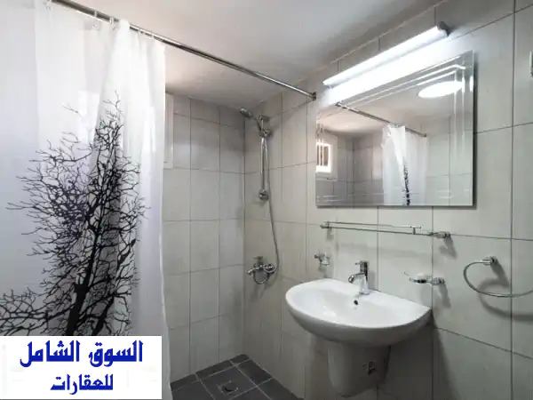 شقة فاخرة مفروشة بالمنقف - الكويت | 3 غرف نوم + مسبح + صالة رياضية