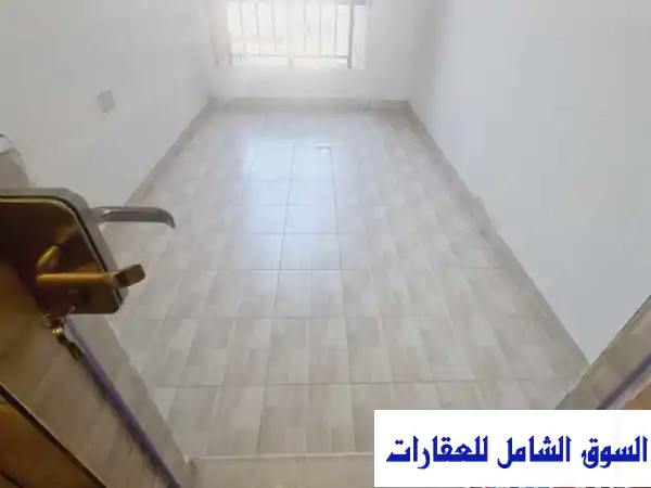 للإيجار بجولي 3 غرف غير مفروشة إيجار 650 في ميدان حولي