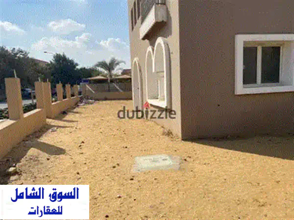 فرصة ذهبية! فيلا فاخرة بخصم 25% قرب الجامعة الأمريكية - الباتيو تاون