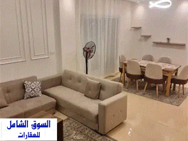 شقة مفروشة فندقية فاخره في الـ B10 - مثالية للعرسان! ✨