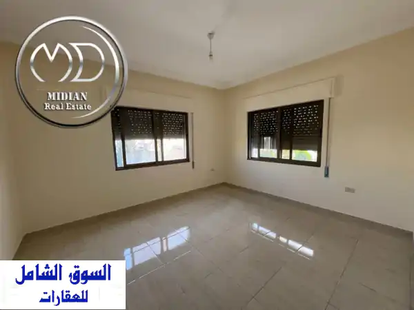روف جديد فاخر للإيجار في الرابية - 230م² + تراسات واسعة - سعر مميز!