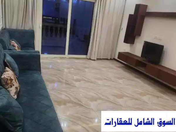 شقة مفروشة فاخرة للإيجار في قلب المريوطية -...