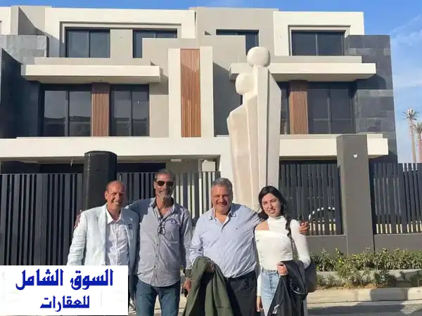 فرصة ذهبية! فيلا فاخرة بخصم 25% قرب الجامعة الأمريكية...