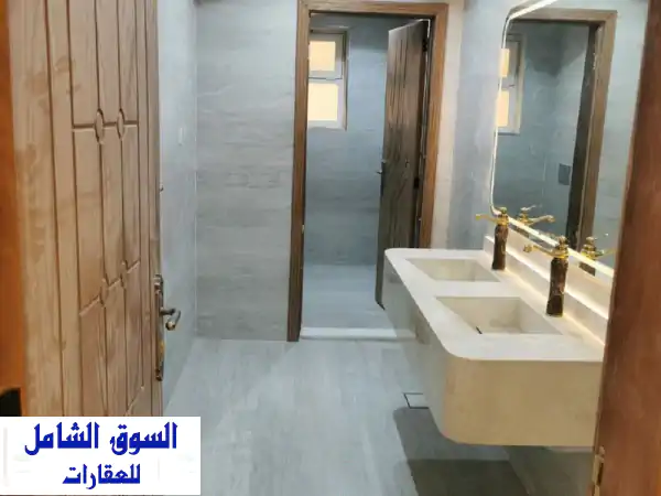 دوبلكس فاخر للإيجار في قرطبة | تشطيب سوبر ديلوكس ومواقف سيارات مخصصة