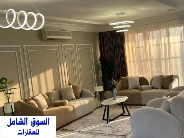 شقة فندقية فاخره للإيجار على كورنيش النيل مباشرةً - فيو بانورامي!