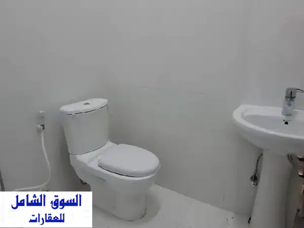 شقة غرفة وصالة واسعة للإيجار في الكرامة - من المالك مباشرة!