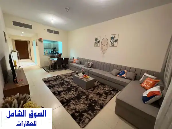 شقة بحرية رائعة للبيع في أبراج عجمان وان - غرفتين...